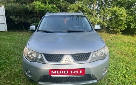 Mitsubishi Outlander III рестайлинг 3, 2007 год, 850 000 рублей, 17 фотография