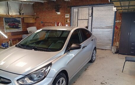 Hyundai Solaris II рестайлинг, 2012 год, 565 000 рублей, 8 фотография