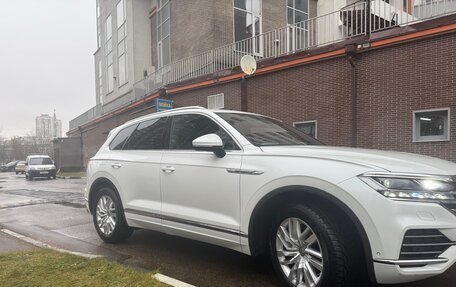 Volkswagen Touareg III, 2020 год, 5 900 000 рублей, 4 фотография