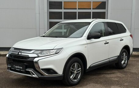 Mitsubishi Outlander III рестайлинг 3, 2019 год, 2 200 000 рублей, 1 фотография
