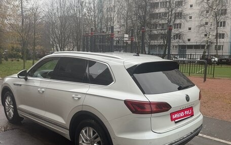 Volkswagen Touareg III, 2020 год, 5 900 000 рублей, 5 фотография