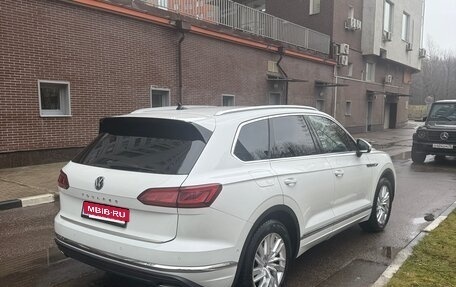 Volkswagen Touareg III, 2020 год, 5 900 000 рублей, 8 фотография