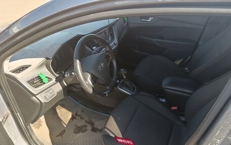 Hyundai Solaris II рестайлинг, 2018 год, 1 500 000 рублей, 5 фотография