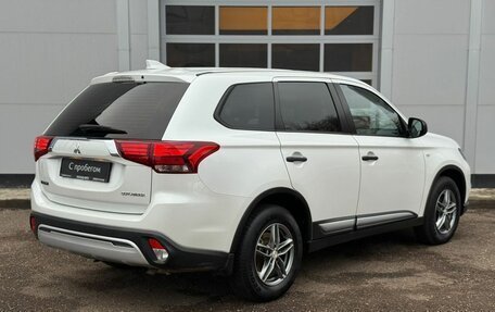 Mitsubishi Outlander III рестайлинг 3, 2019 год, 2 200 000 рублей, 5 фотография