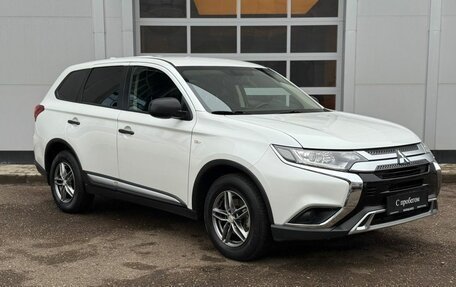 Mitsubishi Outlander III рестайлинг 3, 2019 год, 2 200 000 рублей, 7 фотография