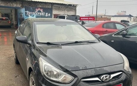 Hyundai Solaris II рестайлинг, 2013 год, 575 000 рублей, 1 фотография