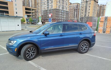 Volkswagen Tiguan II, 2019 год, 2 600 000 рублей, 16 фотография