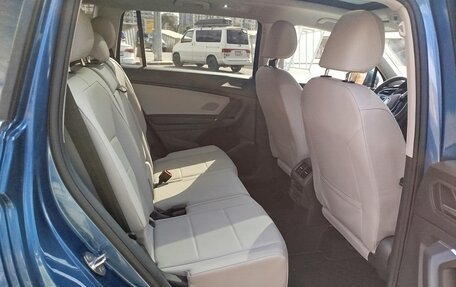 Volkswagen Tiguan II, 2019 год, 2 600 000 рублей, 19 фотография