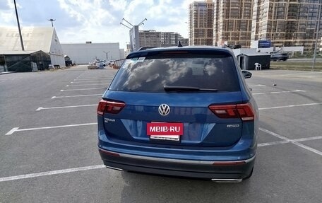 Volkswagen Tiguan II, 2019 год, 2 600 000 рублей, 20 фотография