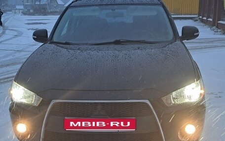 Mitsubishi Outlander III рестайлинг 3, 2011 год, 1 150 000 рублей, 2 фотография