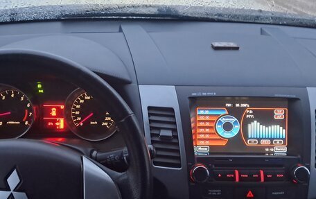 Mitsubishi Outlander III рестайлинг 3, 2011 год, 1 150 000 рублей, 7 фотография