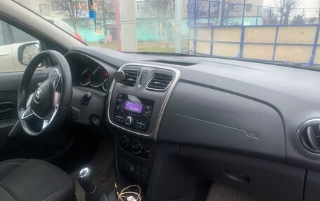 Renault Logan II, 2019 год, 1 020 000 рублей, 8 фотография