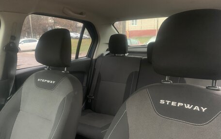 Renault Logan II, 2019 год, 1 020 000 рублей, 11 фотография