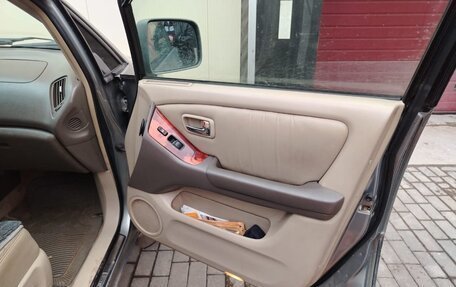 Lexus RX IV рестайлинг, 2000 год, 650 000 рублей, 11 фотография