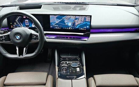 BMW 5 серия, 2024 год, 5 510 000 рублей, 8 фотография