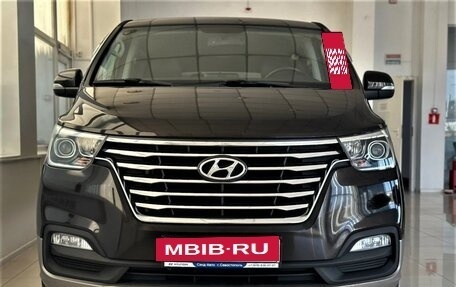Hyundai Grand Starex Grand Starex I рестайлинг 2, 2019 год, 3 555 000 рублей, 3 фотография