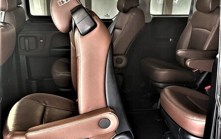 Hyundai Grand Starex Grand Starex I рестайлинг 2, 2019 год, 3 555 000 рублей, 24 фотография