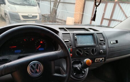 Volkswagen Transporter T5 рестайлинг, 2005 год, 790 000 рублей, 9 фотография