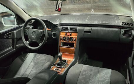 Mercedes-Benz E-Класс, 1999 год, 375 000 рублей, 12 фотография