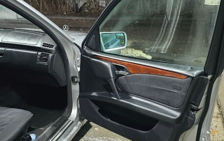 Mercedes-Benz E-Класс, 1999 год, 375 000 рублей, 10 фотография