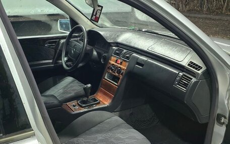 Mercedes-Benz E-Класс, 1999 год, 375 000 рублей, 9 фотография