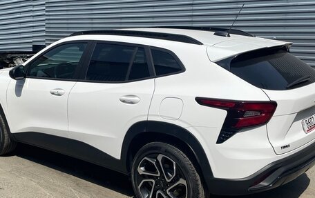 Chevrolet Trax, 2024 год, 1 800 000 рублей, 6 фотография