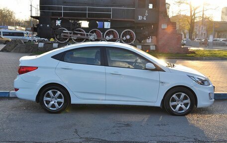 Hyundai Solaris II рестайлинг, 2011 год, 899 000 рублей, 4 фотография