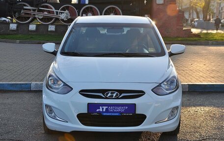 Hyundai Solaris II рестайлинг, 2011 год, 899 000 рублей, 2 фотография