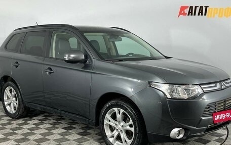 Mitsubishi Outlander III рестайлинг 3, 2013 год, 1 340 000 рублей, 3 фотография
