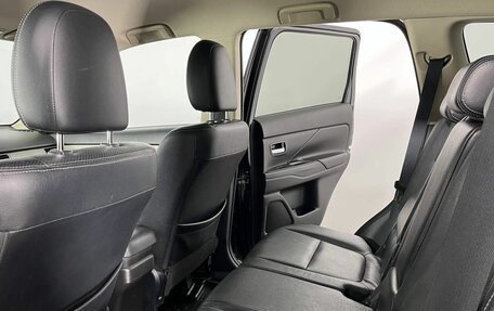 Mitsubishi Outlander III рестайлинг 3, 2013 год, 1 340 000 рублей, 9 фотография