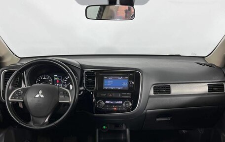 Mitsubishi Outlander III рестайлинг 3, 2013 год, 1 340 000 рублей, 11 фотография