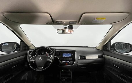 Mitsubishi Outlander III рестайлинг 3, 2013 год, 1 340 000 рублей, 10 фотография