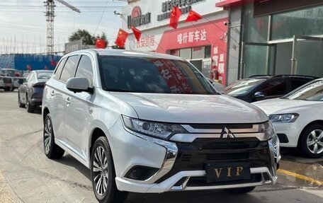 Mitsubishi Outlander III рестайлинг 3, 2022 год, 2 190 469 рублей, 1 фотография