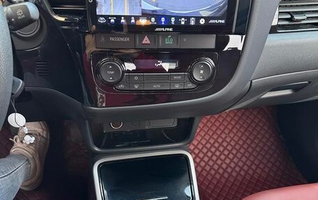 Mitsubishi Outlander III рестайлинг 3, 2022 год, 2 190 469 рублей, 16 фотография