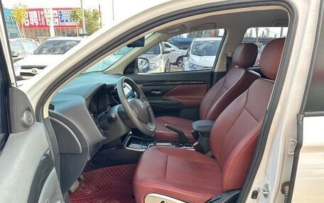 Mitsubishi Outlander III рестайлинг 3, 2022 год, 2 190 469 рублей, 8 фотография