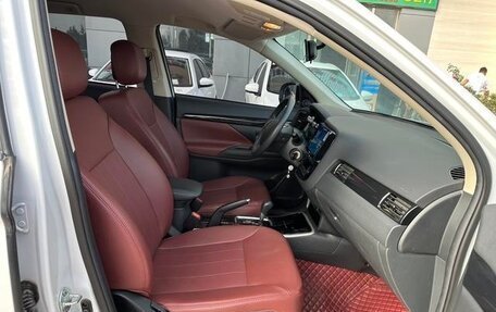 Mitsubishi Outlander III рестайлинг 3, 2022 год, 2 190 469 рублей, 9 фотография