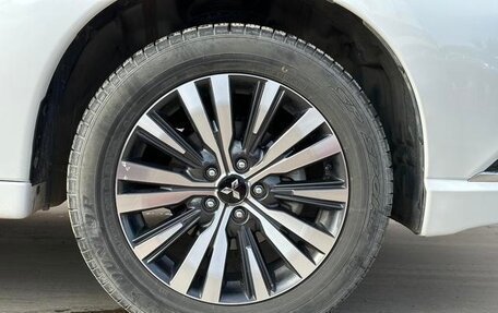 Mitsubishi Outlander III рестайлинг 3, 2022 год, 2 190 469 рублей, 14 фотография