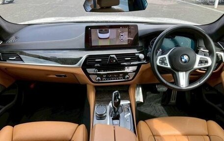 BMW 5 серия, 2021 год, 4 100 069 рублей, 13 фотография