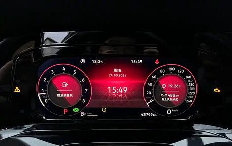 Volkswagen Golf VIII, 2022 год, 1 400 000 рублей, 15 фотография