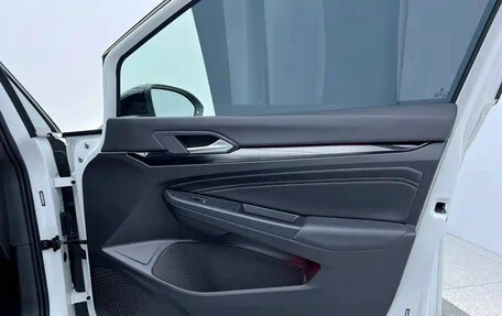 Volkswagen Golf VIII, 2022 год, 1 400 000 рублей, 20 фотография