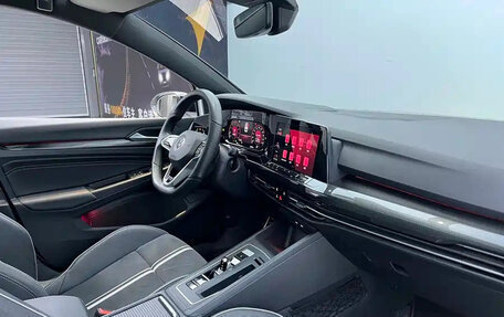 Volkswagen Golf VIII, 2022 год, 1 400 000 рублей, 11 фотография