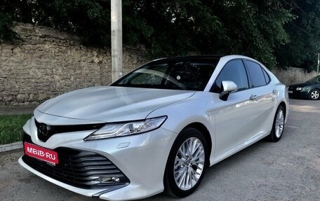 Toyota Camry, 2020 год, 3 299 000 рублей, 1 фотография