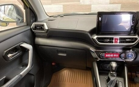 Daihatsu Rocky, 2022 год, 1 082 000 рублей, 26 фотография