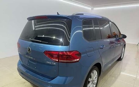 Volkswagen Touran III, 2021 год, 2 018 000 рублей, 6 фотография