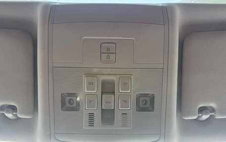 Volkswagen Touran III, 2021 год, 2 018 000 рублей, 12 фотография