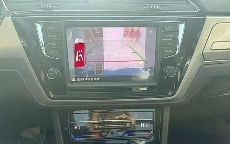 Volkswagen Touran III, 2021 год, 2 018 000 рублей, 10 фотография