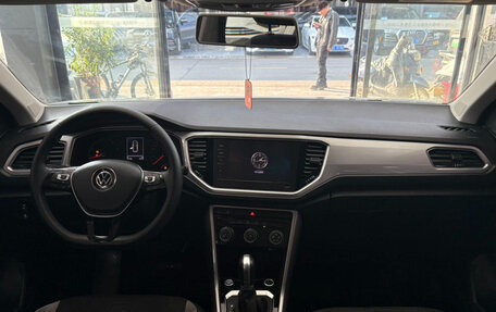 Volkswagen T-Roc I, 2022 год, 1 569 000 рублей, 8 фотография