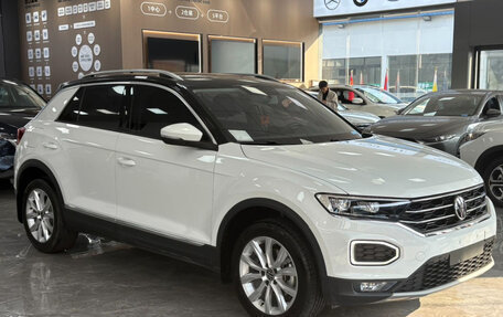 Volkswagen T-Roc I, 2022 год, 1 569 000 рублей, 3 фотография