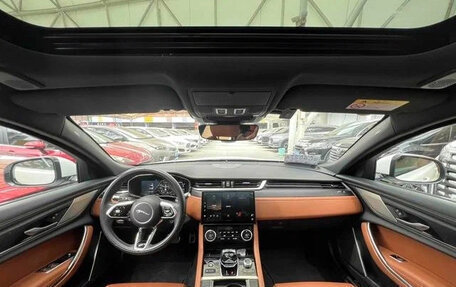 Jaguar XF II, 2022 год, 3 100 000 рублей, 5 фотография