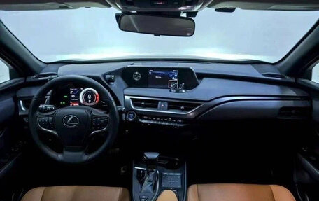 Lexus UX I, 2021 год, 2 450 000 рублей, 4 фотография